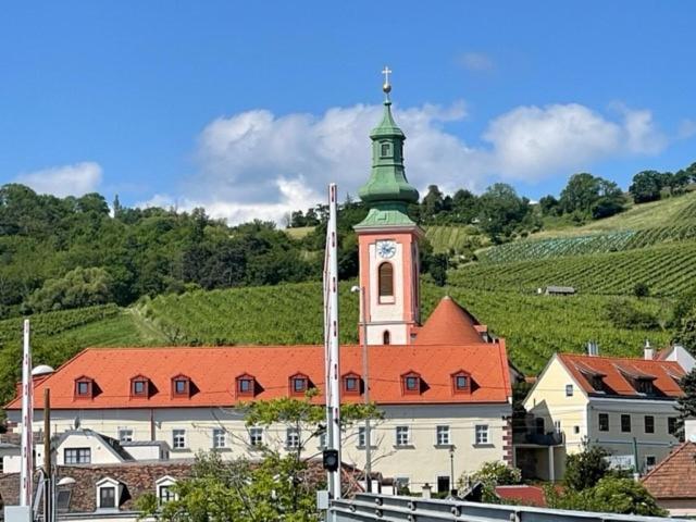 Komfortfertige Wohnungen Freihof Wien Exteriör bild